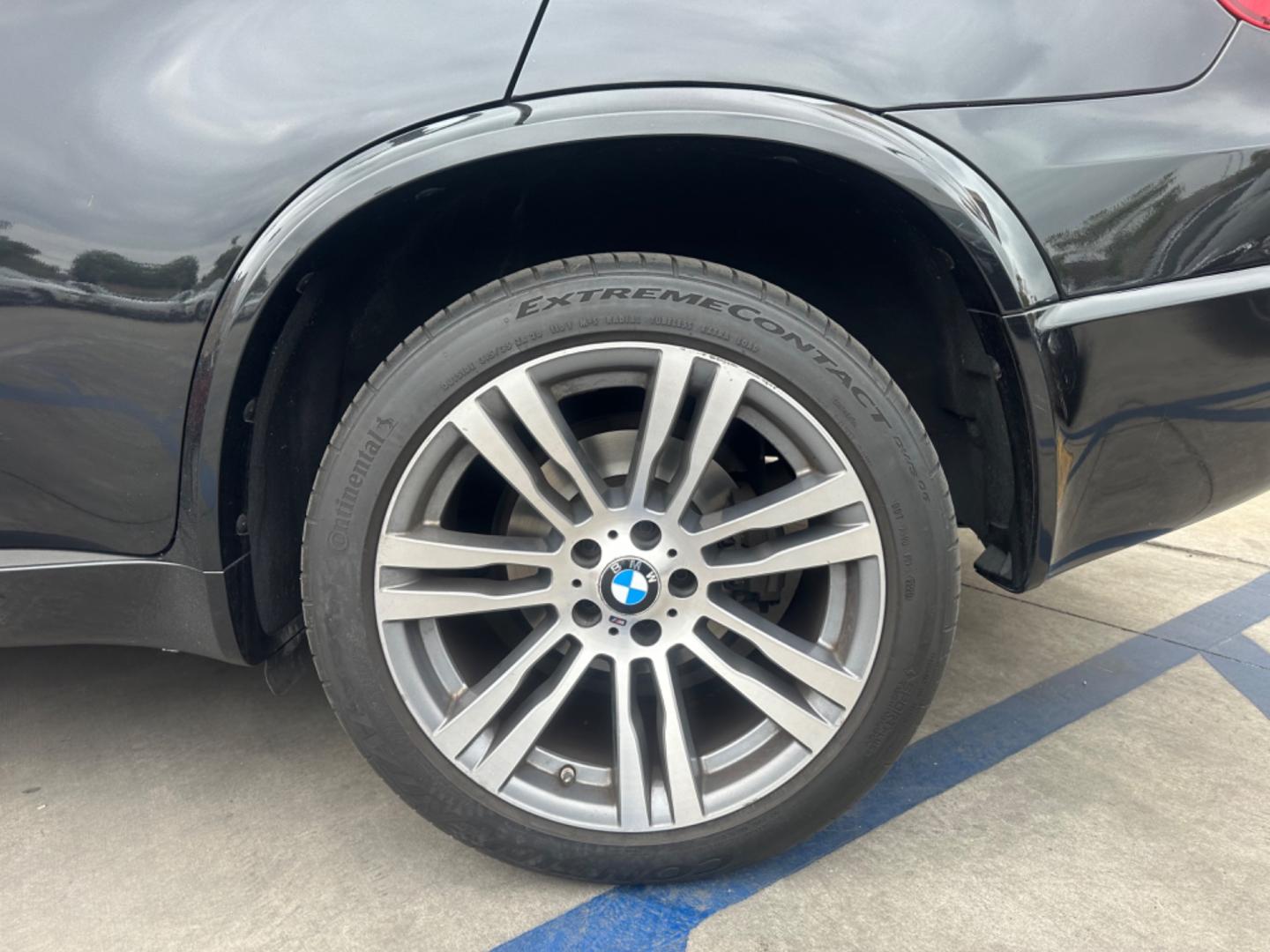 2013 Black /Black BMW X5 Leather (5UXZV4C59DL) with an 6 cylinder engine, Automatic transmission, located at 30 S. Berkeley Avenue, Pasadena, CA, 91107, (626) 248-7567, 34.145447, -118.109398 - Are you on the hunt for your next vehicle but struggling with a less-than-perfect credit history? Look no further! Our dealership proudly serves Pasadena, Altadena, Glendale, and surrounding areas, offering a diverse selection of high-quality used Buy Here Pay Here (BHPH) vehicles tailored to meet y - Photo#11